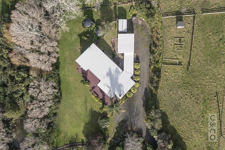 Photo of property in 8 Pineview Lane, Helensville, 0875