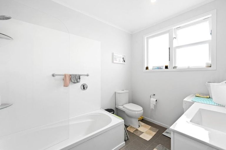 Photo of property in 13 Tranmere Road, Fairfield, Hamilton, 3214