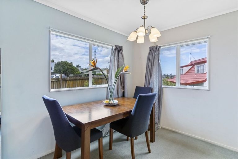 Photo of property in 41 Loughanure Place, Massey, Auckland, 0614