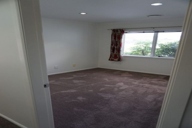 Photo of property in 4 Comber Place, Johnsonville, Wellington, 6037