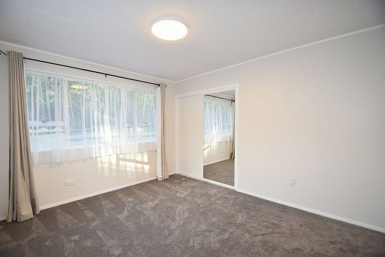 Photo of property in 27 Wallace Road, Ranui, Auckland, 0612
