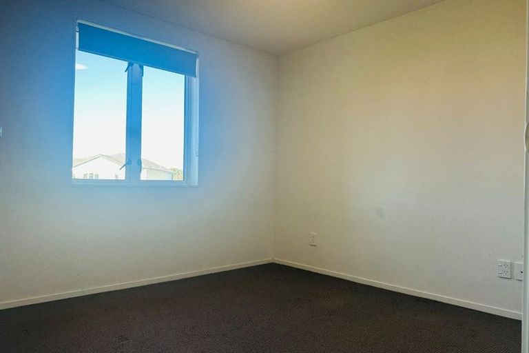 Photo of property in 10 Bellbird Street, Papakura, 2110