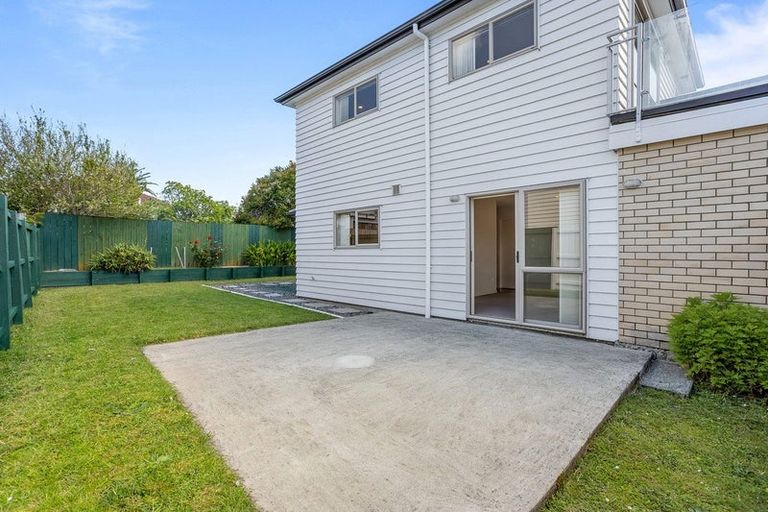 Photo of property in 12 Merlot Way, Te Atatu South, Auckland, 0610