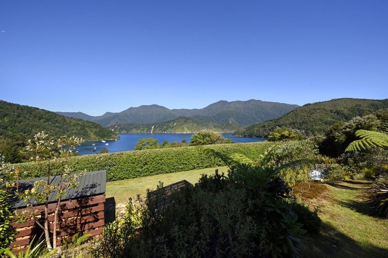 Photo of property in 16 Worlds End Road, Tennyson Inlet, Rai Valley, 7195
