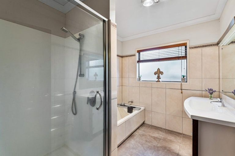 Photo of property in 6 Kirkpatrick Place, Havelock North, 4130