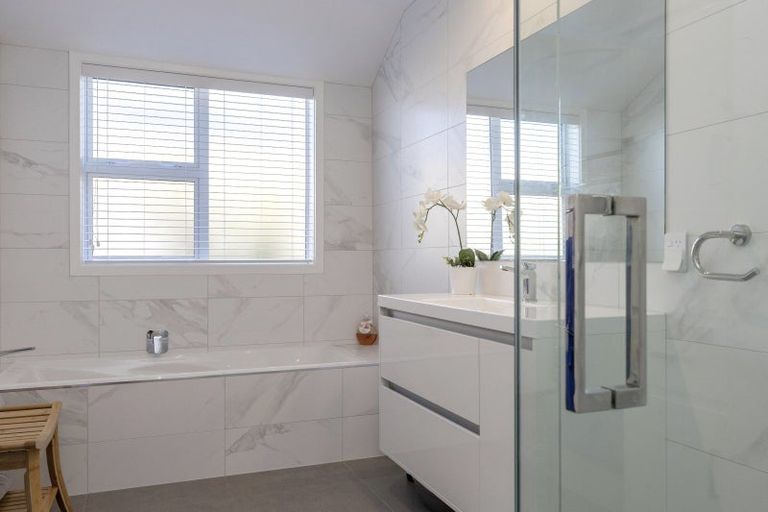 Photo of property in 13 Tuhua Close, Wharewaka, Taupo, 3330