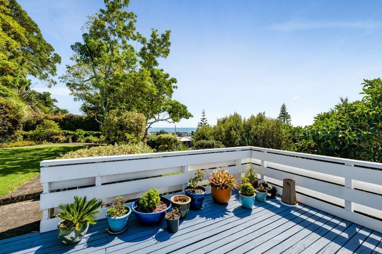 Photo of property in 10 Lawry Street, Moturoa, New Plymouth, 4310