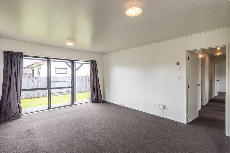 Photo of property in 2 Spackman Crescent, Paraparaumu, 5032