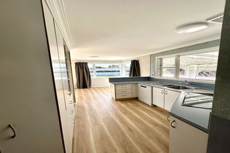 Photo of property in 1 Highfield Place, Levin, 5510