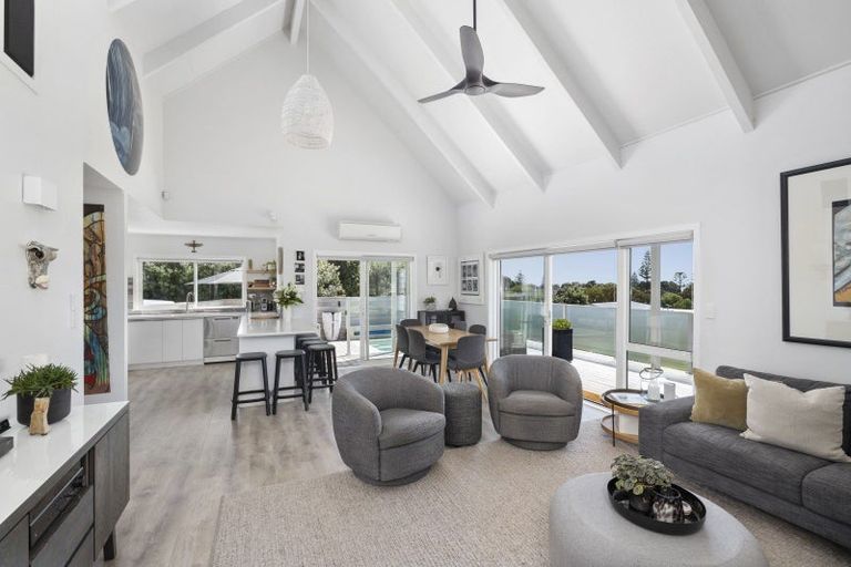 Photo of property in 11 Palm Parade, Riversdale Beach, Masterton, 5872