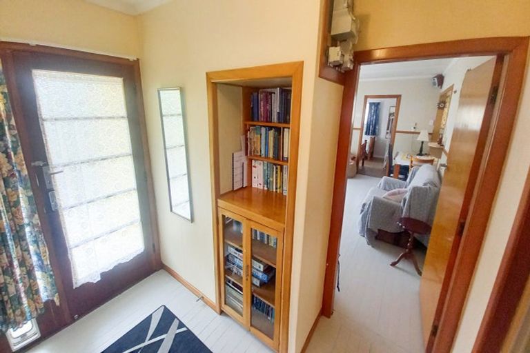 Photo of property in 17 Half Mile Road, Tuatapere, 9620