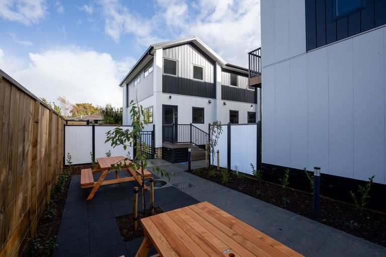 Photo of property in 2/41 Collingwood Street, Waterloo, Lower Hutt, 5011