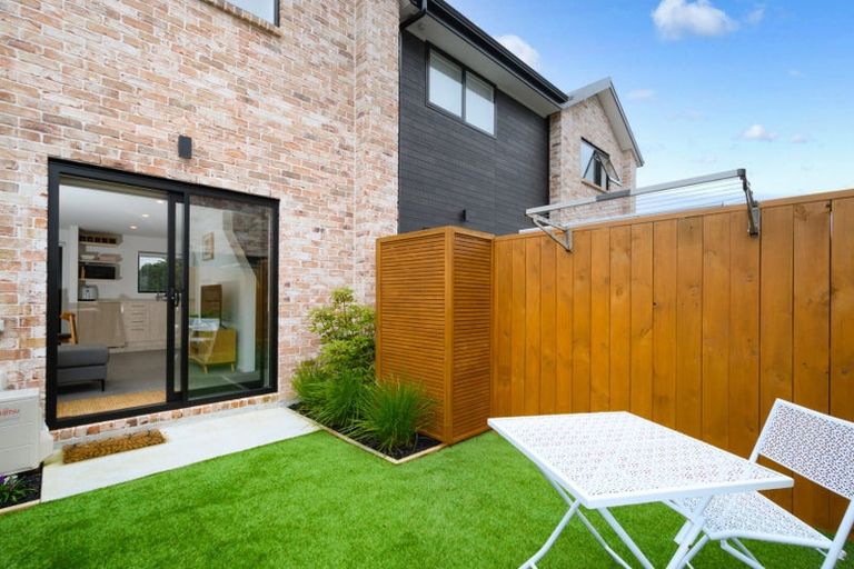 Photo of property in 3/57 Taikata Road, Te Atatu Peninsula, Auckland, 0610