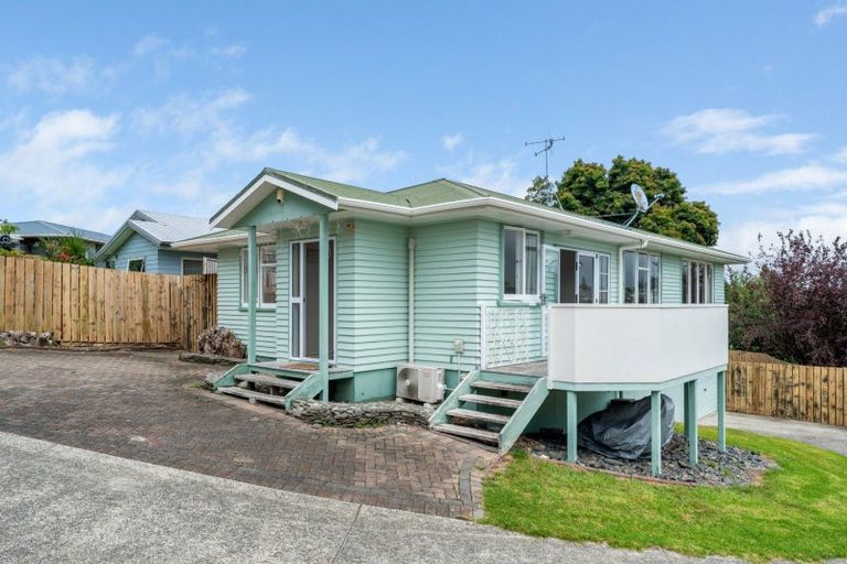 Photo of property in 33 Henderson Crescent, Parkvale, Tauranga, 3112
