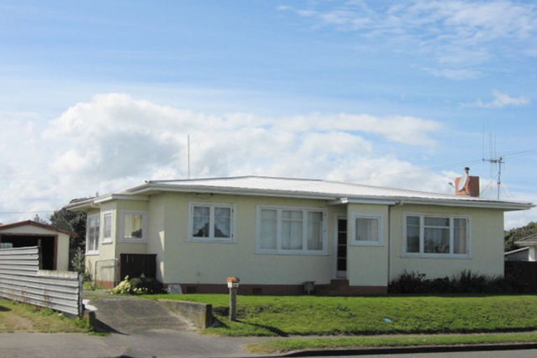 Photo of property in 34 Cornfoot Street, Castlecliff, Whanganui, 4501