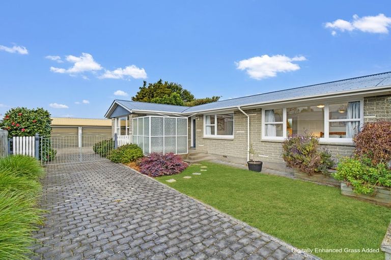 Photo of property in 16 Colesbury Street, Bishopdale, Christchurch, 8053