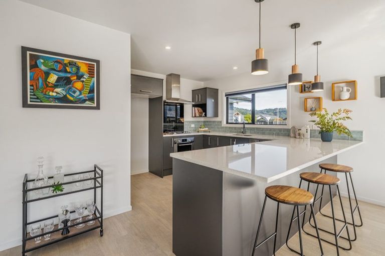 Photo of property in 10 Hopkirk Avenue, Wallaceville, Upper Hutt, 5018