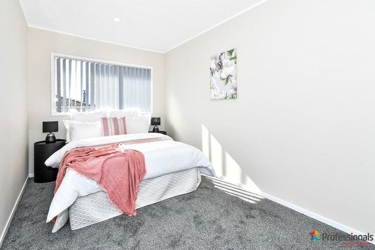 Photo of property in 1/11 Bundena Place, Clendon Park, Auckland, 2103