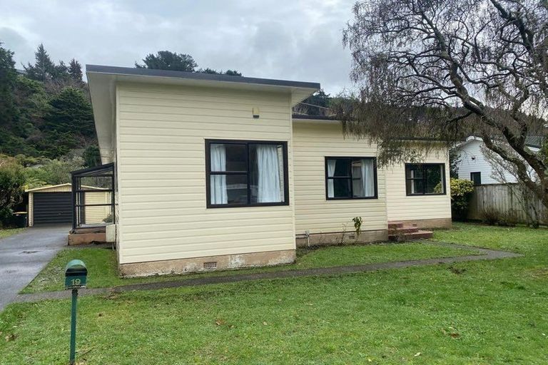 Photo of property in 19 Nathan Street, Tawa, Wellington, 5028
