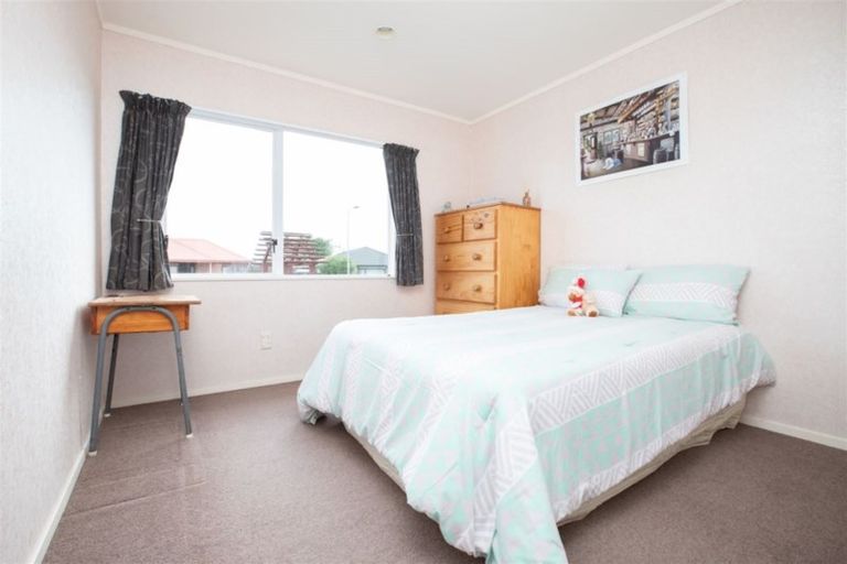 Photo of property in 2 Caesar Roose Drive, Glenview, Hamilton, 3206