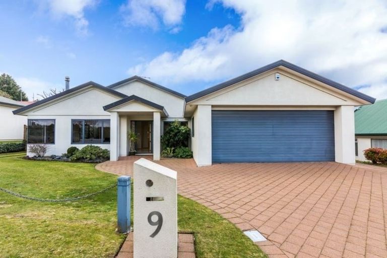 Photo of property in 9 Robinson Terrace, Rangatira Park, Taupo, 3330