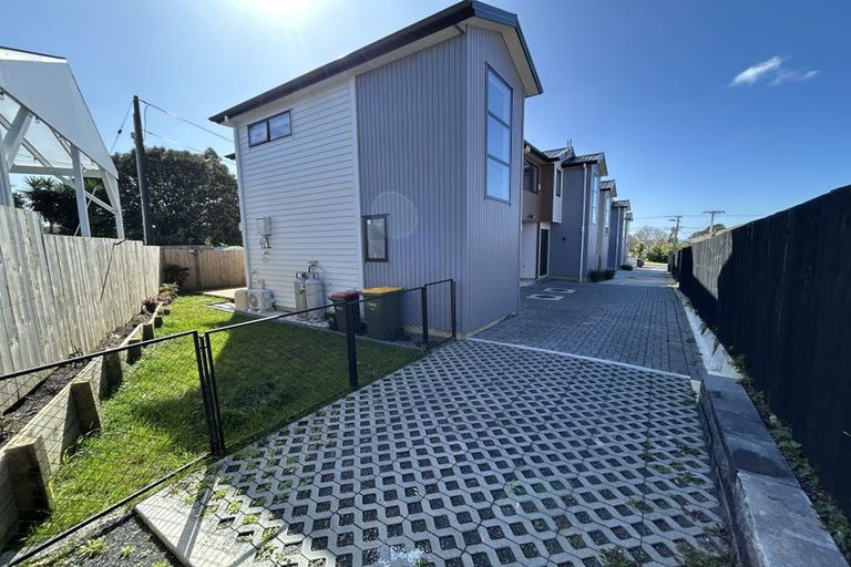 Photo of property in 6/33 Colwill Road, Massey, Auckland, 0614