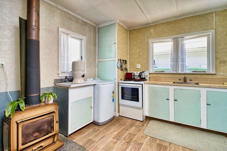 Photo of property in 37 Hillary Crescent, Maraenui, Napier, 4110