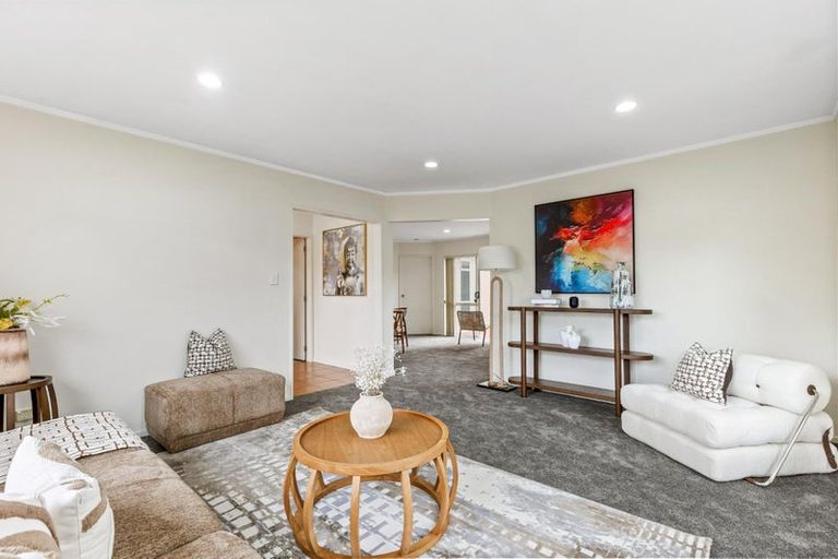 Photo of property in 13 Ginders Drive, Massey, Auckland, 0614