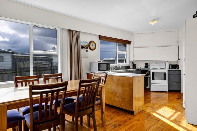 Photo of property in 19 Galt Street, Hawera, 4610