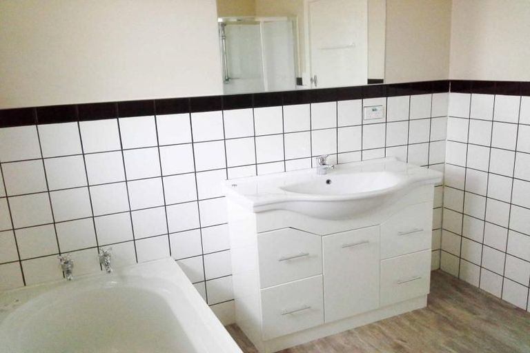 Photo of property in 163a Pembroke Street, Westown, New Plymouth, 4310