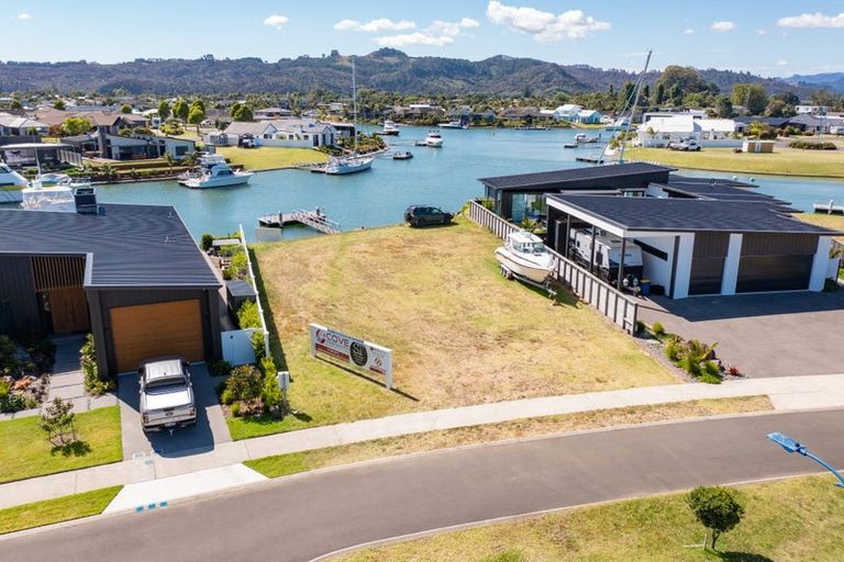 Photo of property in 43 Awatea Drive, Whitianga, 3510
