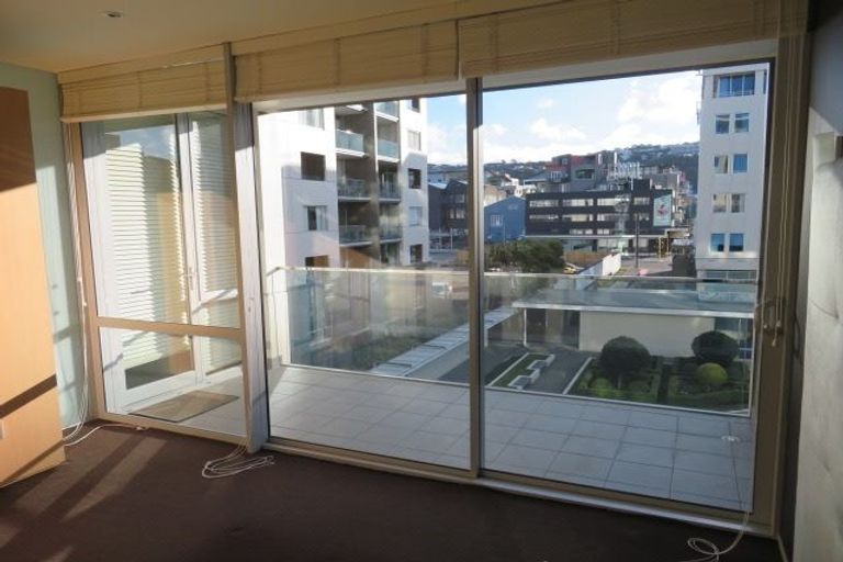 Photo of property in Sanctum Apartment, 10 Ebor Street, Te Aro, Wellington, 6011
