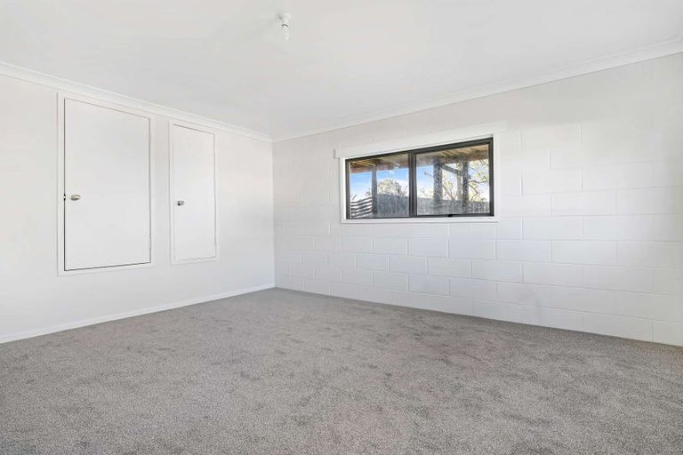 Photo of property in 24 Leaver Place, Weymouth, Auckland, 2103