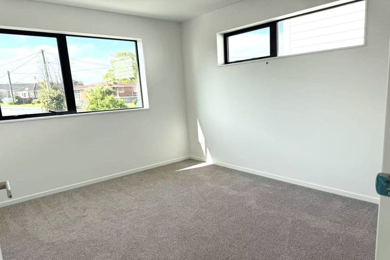 Photo of property in 16 Exmouth Road, Northcote, Auckland, 0627