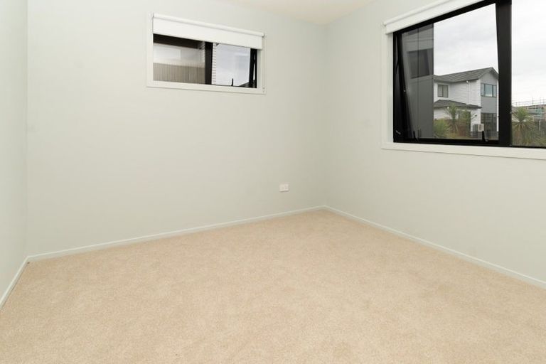 Photo of property in 4e Nerita Place, Long Bay, Auckland, 0630