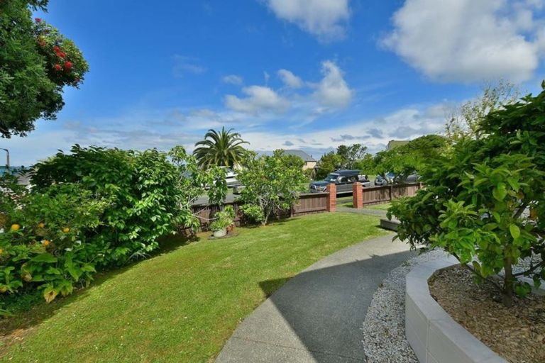 Photo of property in 2 Merehai Place, Snells Beach, 0920