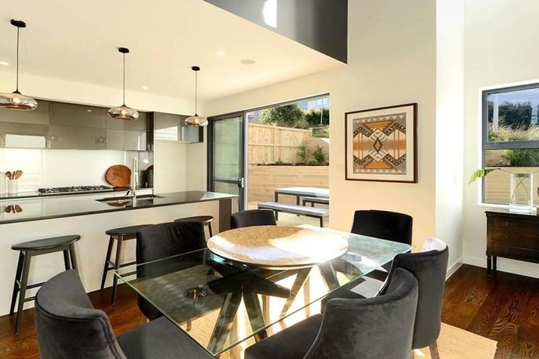 Photo of property in 8 Carex Way, Long Bay, Auckland, 0630