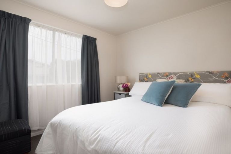 Photo of property in 71 Larsen Crescent, Tawa, Wellington, 5028