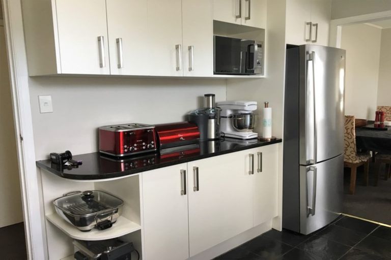 Photo of property in 1 Iorangi Place, Hillpark, Auckland, 2102