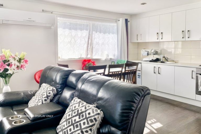 Photo of property in 15 Ware Place, Pakuranga Heights, Auckland, 2010