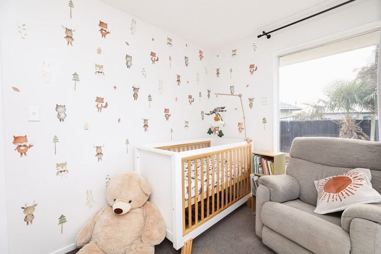 Photo of property in 82 Pacific Road, North New Brighton, Christchurch, 8083