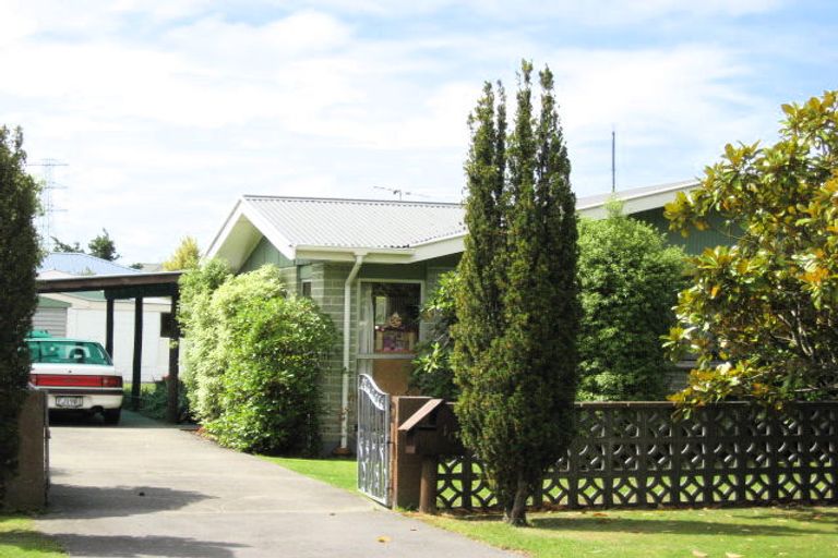 Photo of property in 10 Laing Crescent, Heathcote Valley, Christchurch, 8022