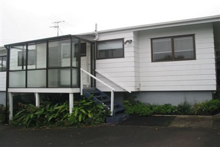 Photo of property in 2/7 Gordon Avenue, Forrest Hill, Auckland, 0620