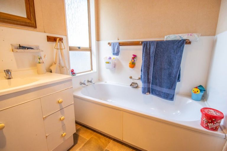 Photo of property in 70 Maxwells Line, Awapuni, Palmerston North, 4412