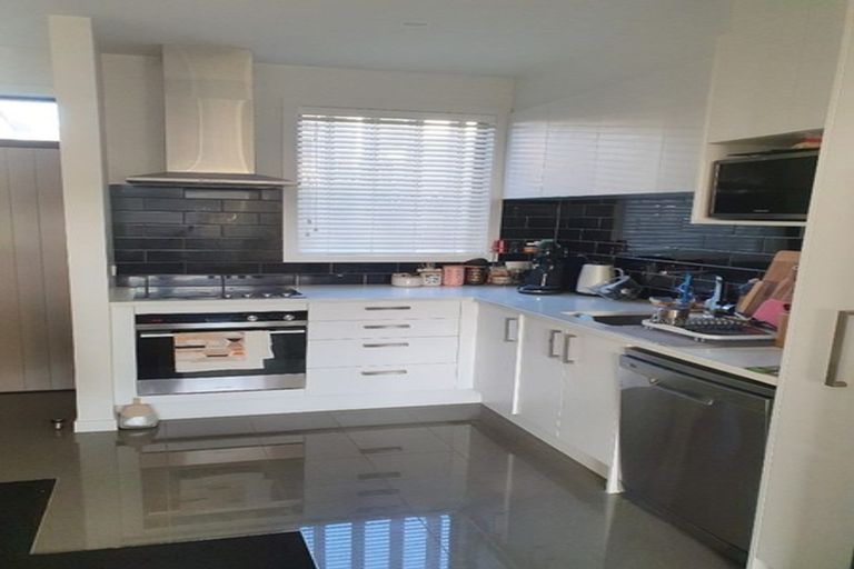 Photo of property in 4/50 Ocean View Road, Northcote, Auckland, 0627