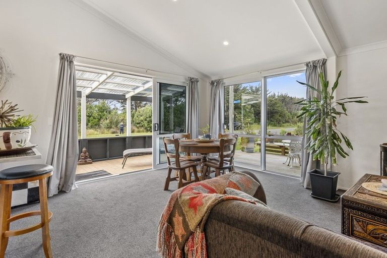 Photo of property in 22 Holben Parade, Foxton Beach, Foxton, 4815