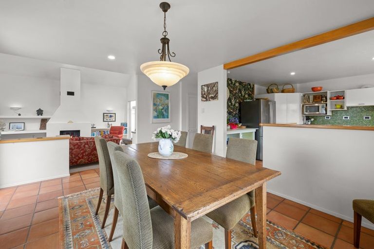 Photo of property in 3 Waiwera Place, Merrilands, New Plymouth, 4312