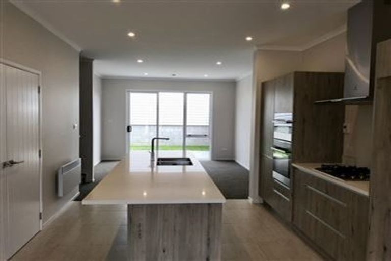 Photo of property in 2a Makura Road, Long Bay, Auckland, 0630