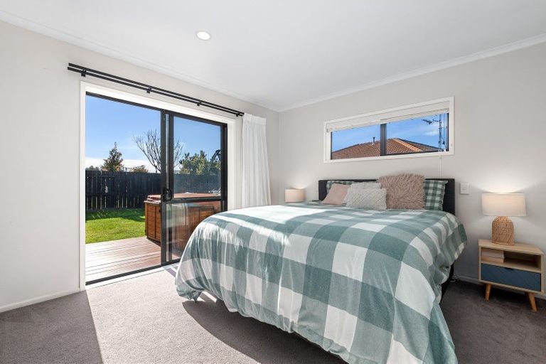 Photo of property in 17 Andalusian Place, Papamoa Beach, Papamoa, 3118