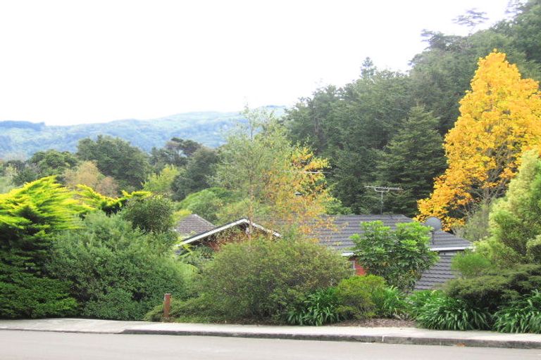 Photo of property in 61 Blue Mountains Road, Pinehaven, Upper Hutt, 5019
